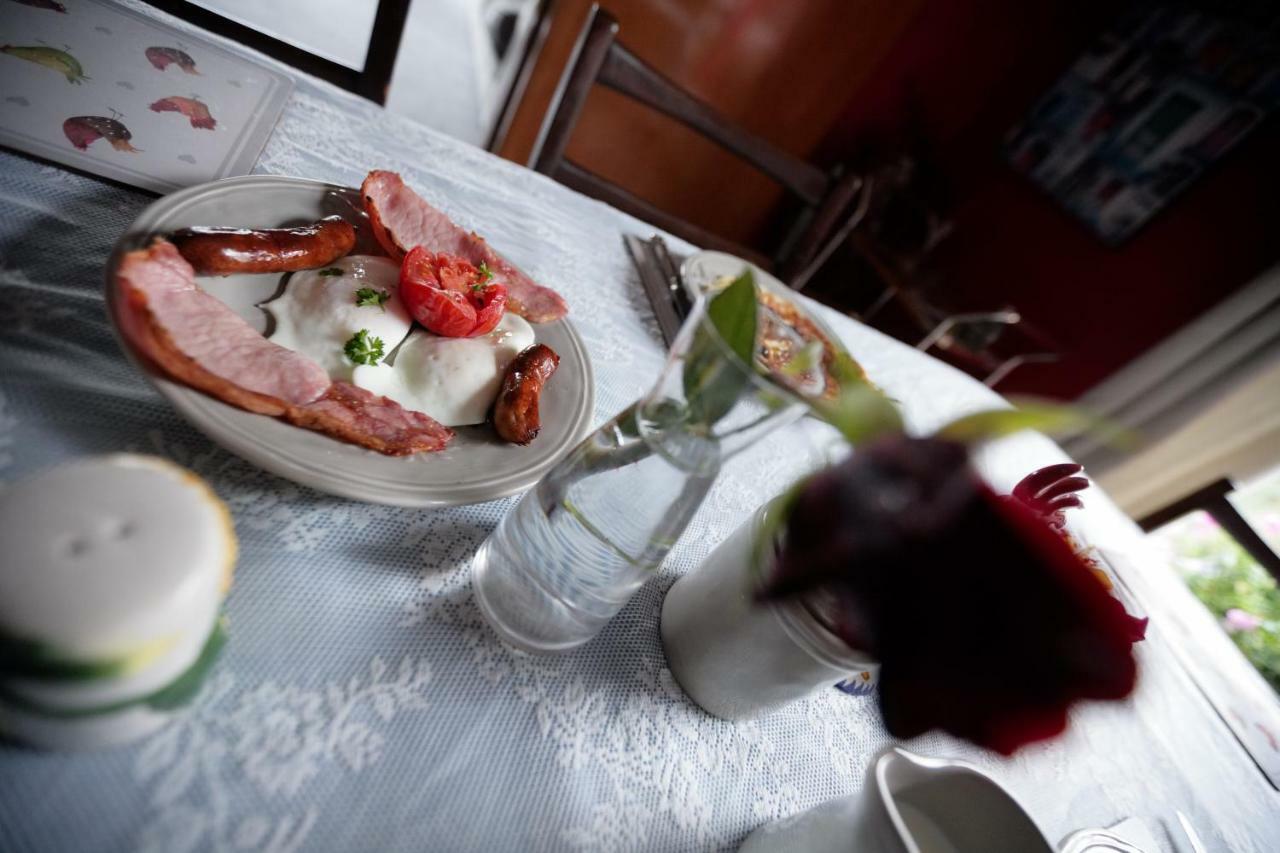 Abbey View Bed & Breakfast กัลเวย์ ภายนอก รูปภาพ